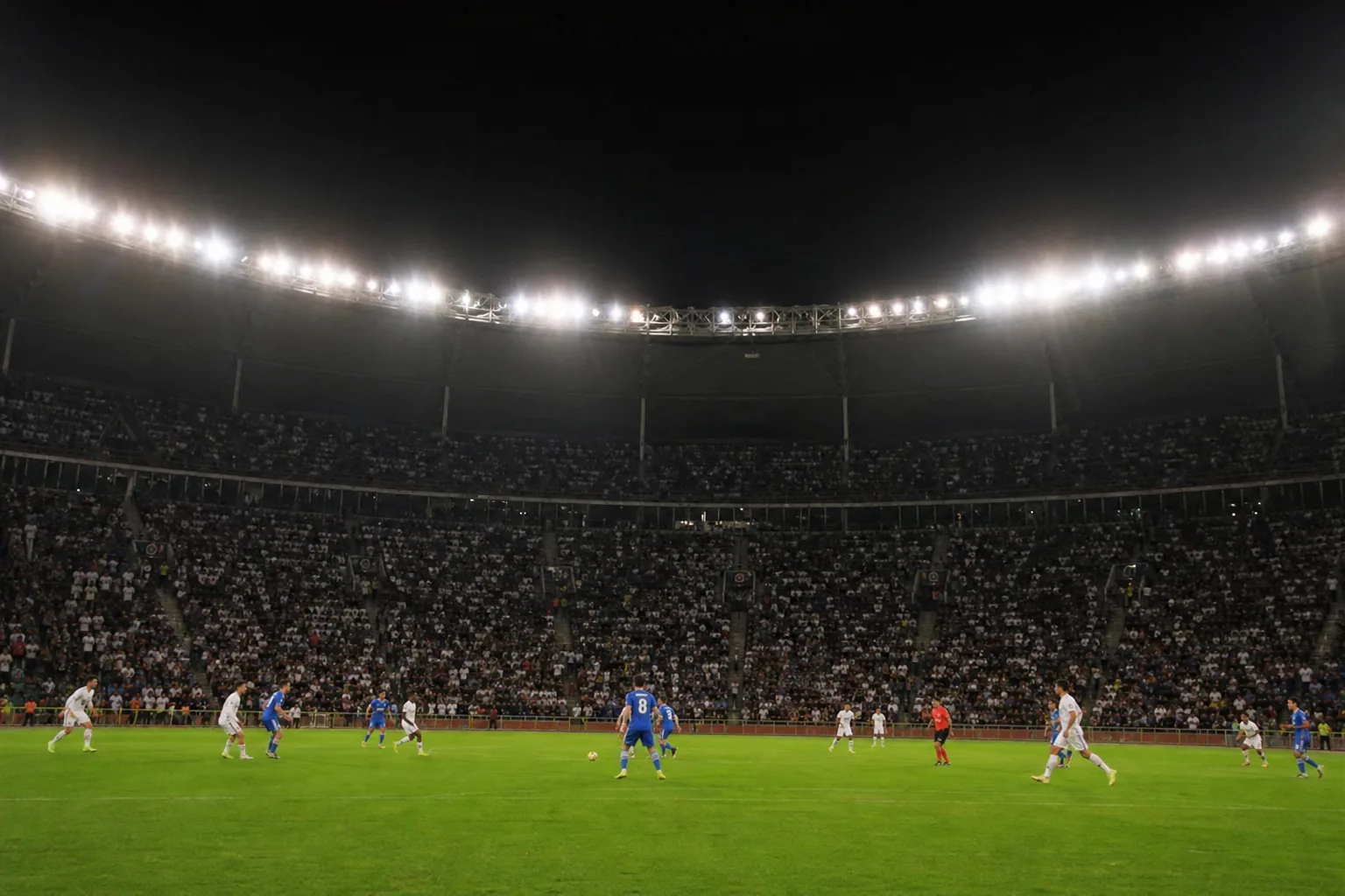 Symbolbild: Ein Fußballstadion unter Flutlicht steht für die Nations-League-Spiele des Abends.