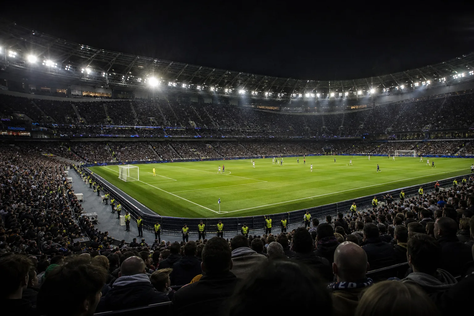 Symbolbild: Ein Fußballstadion unter Flutlicht steht für den Leipziger Heimsieg in der Champions League.
